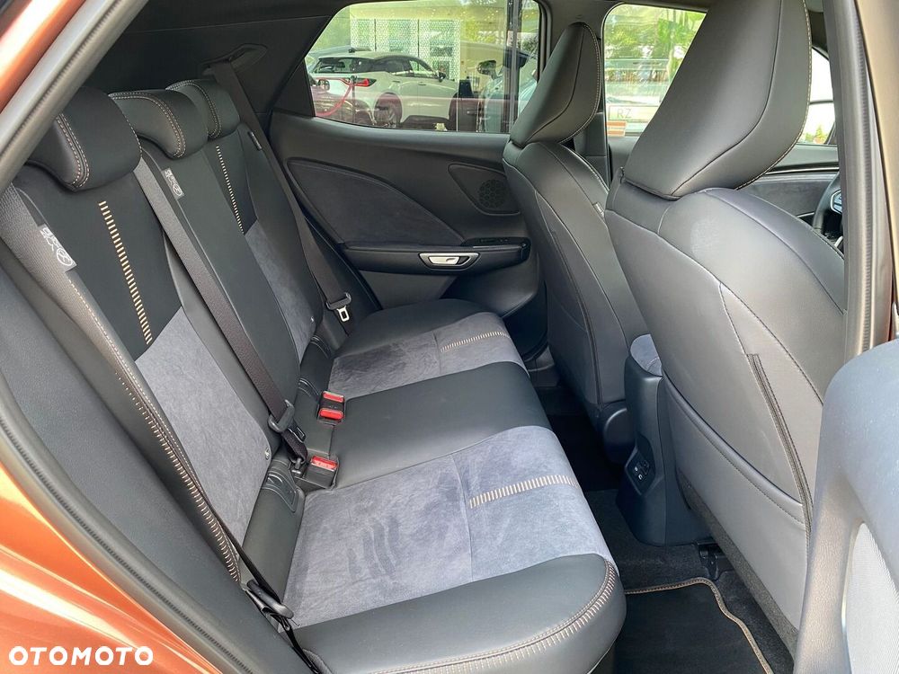 Lexus LBX 1.5 Hybrid Cool - 24