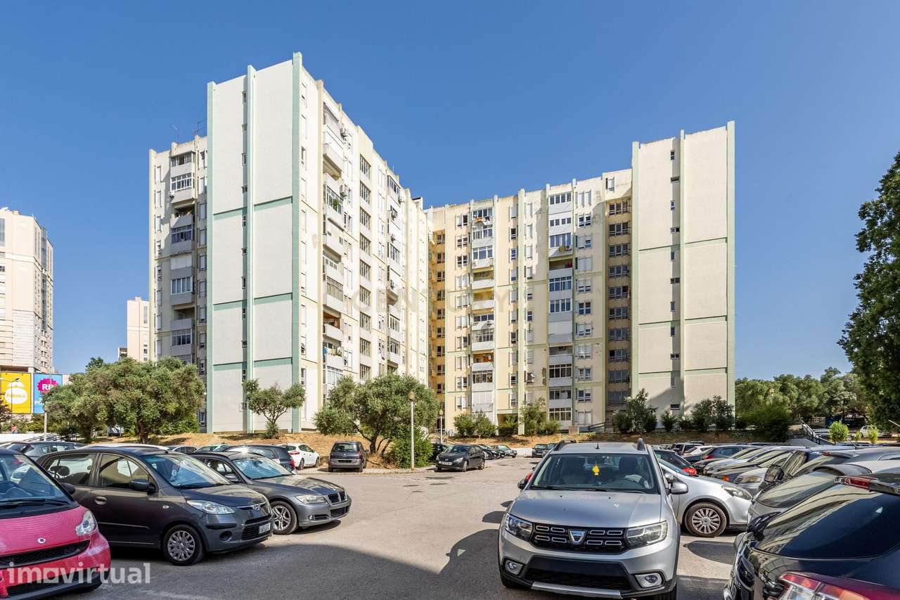T4 Av. Cidade de Luanda Olivais junto ao Metro - Grande imagem: 2/35