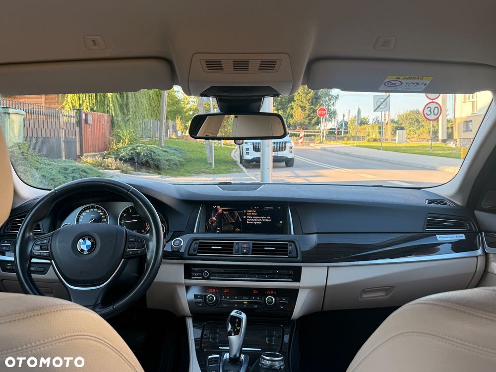 BMW Seria 5 528i xDrive Sport-Aut Luxury Line - 18