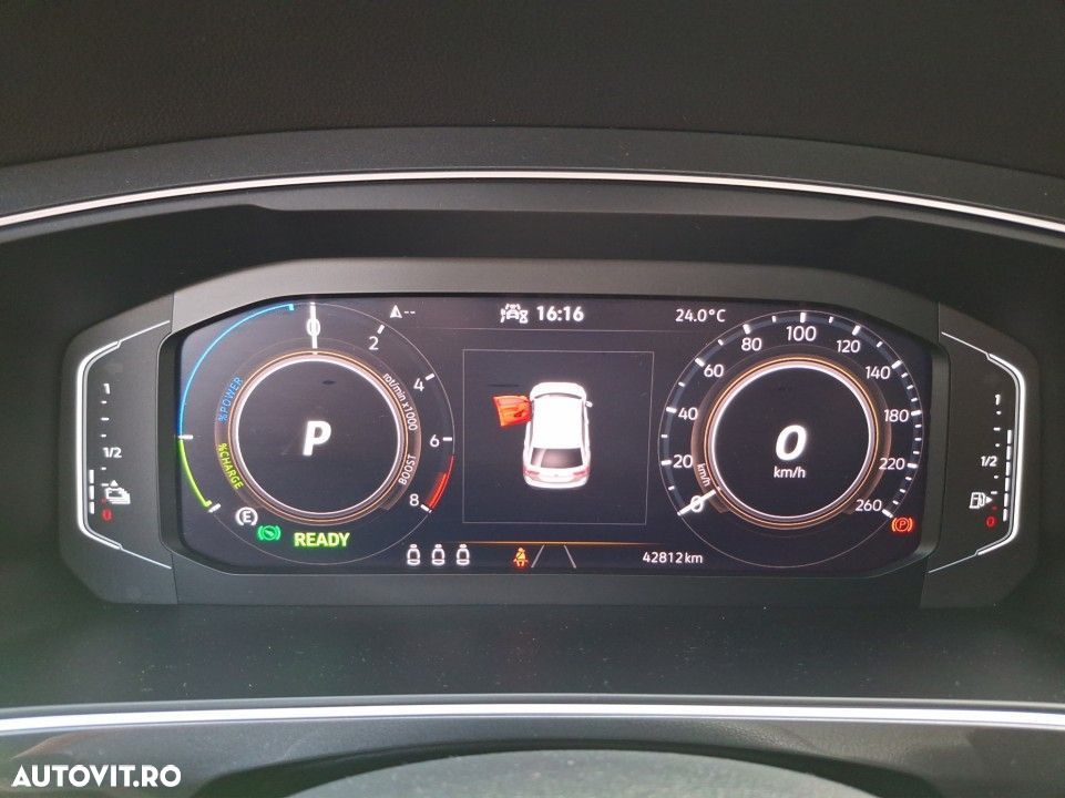 Volkswagen Tiguan - 11