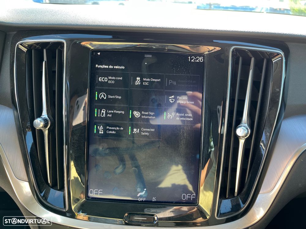 Volvo V60 2.0 D3 Momentum Plus - 48
