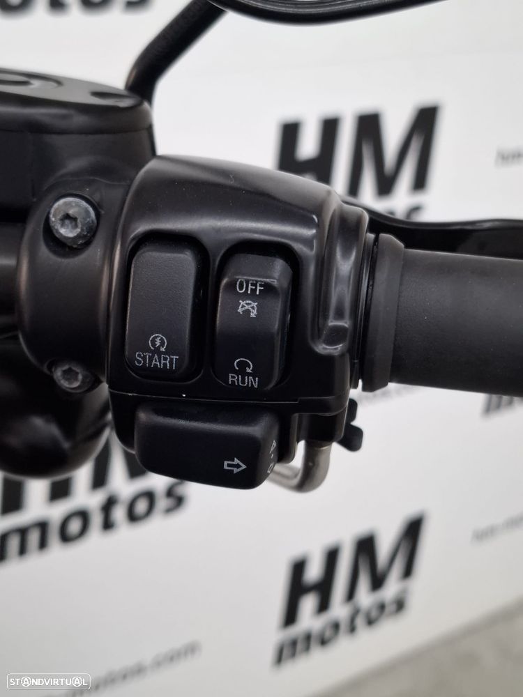 Harley-Davidson 883 IRON - 10