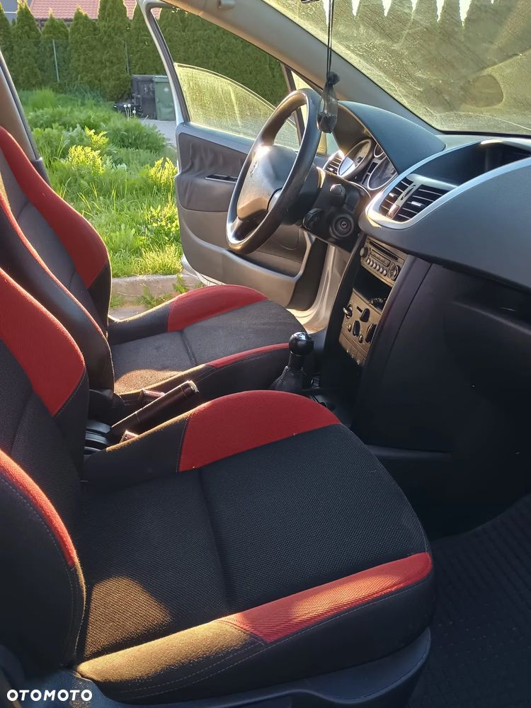 Peugeot 207 1.4 - 20