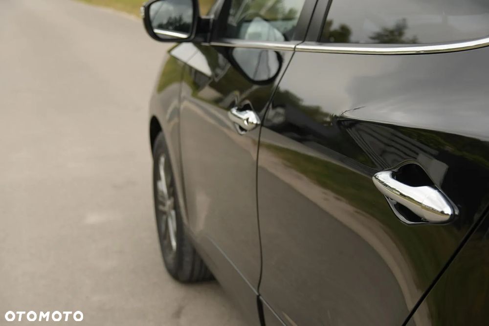 Hyundai ix35 2.0 CRDi 4WD Automatik Fifa World Cup Gold Edition - 14