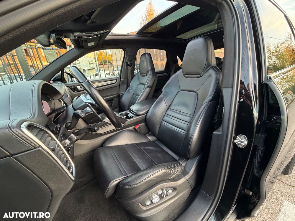 Porsche Cayenne Tiptronic S - 17
