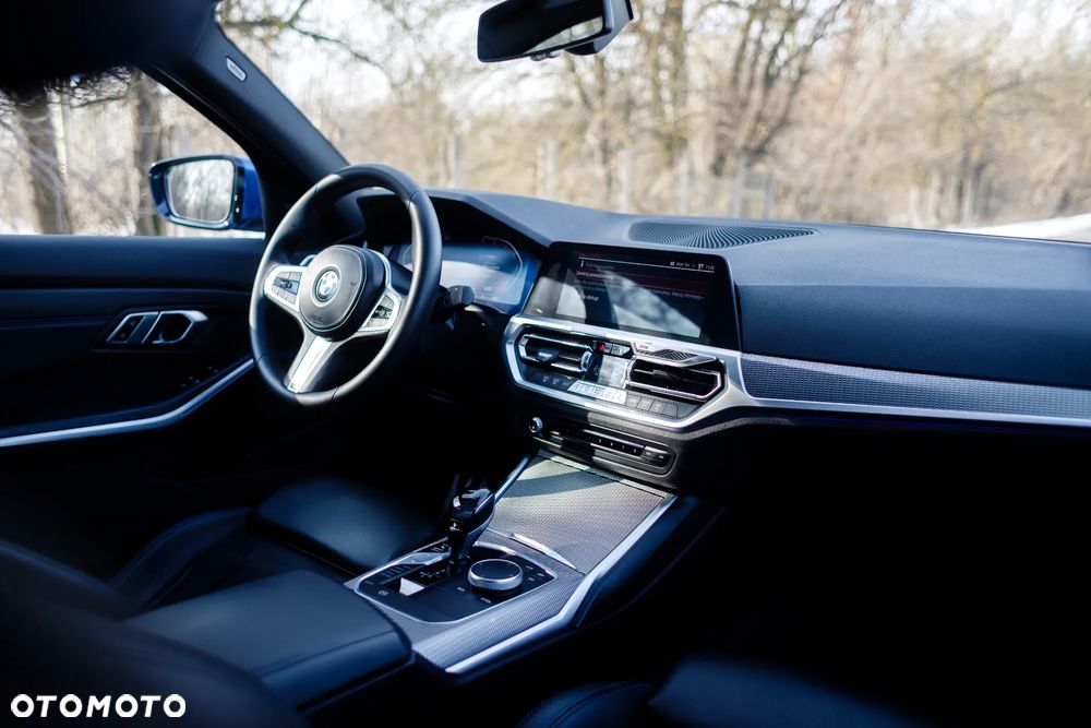 BMW Seria 3 318d M Sport Shadow - 20