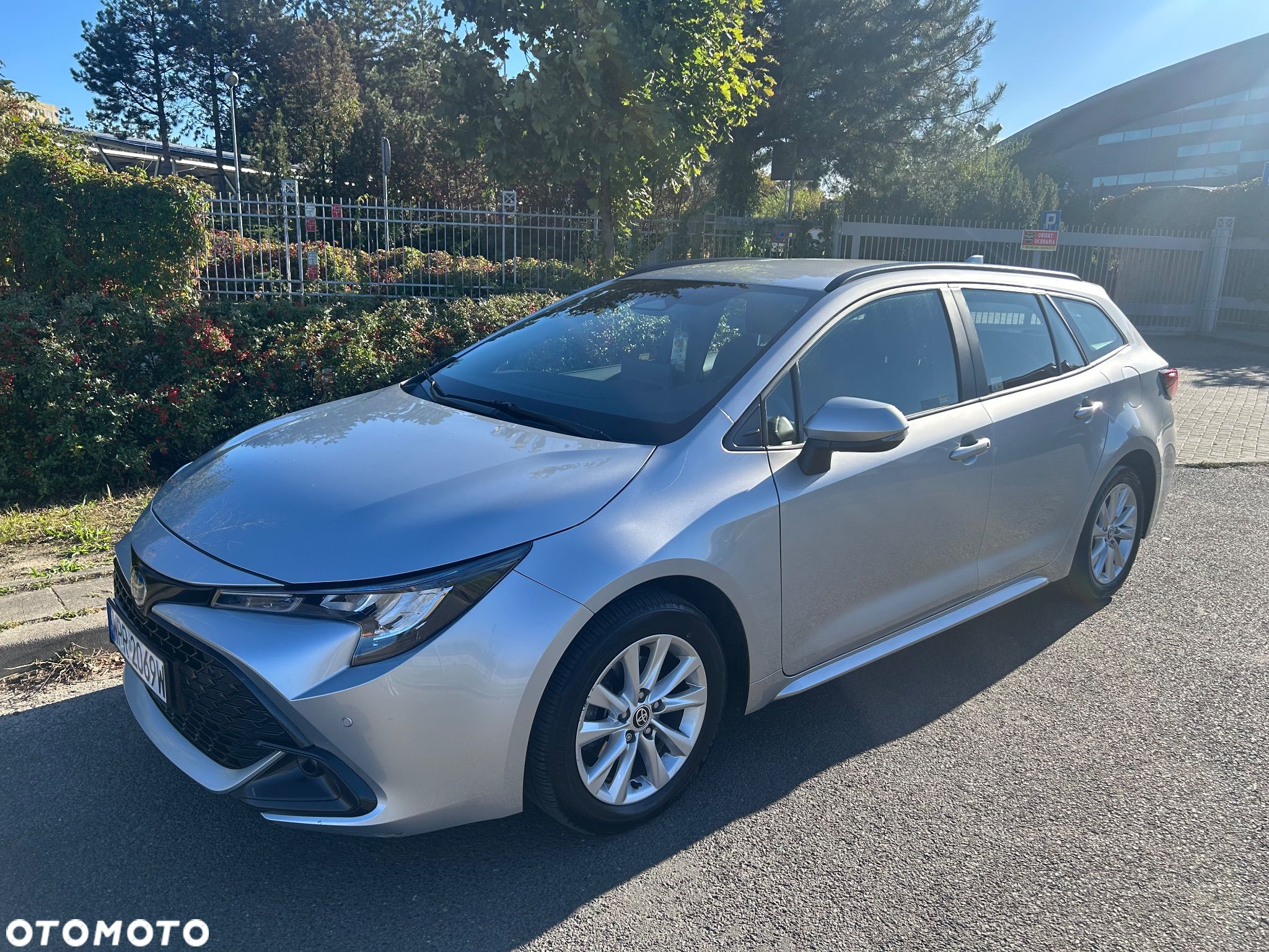 Toyota Corolla 1.8 Hybrid Style - 1