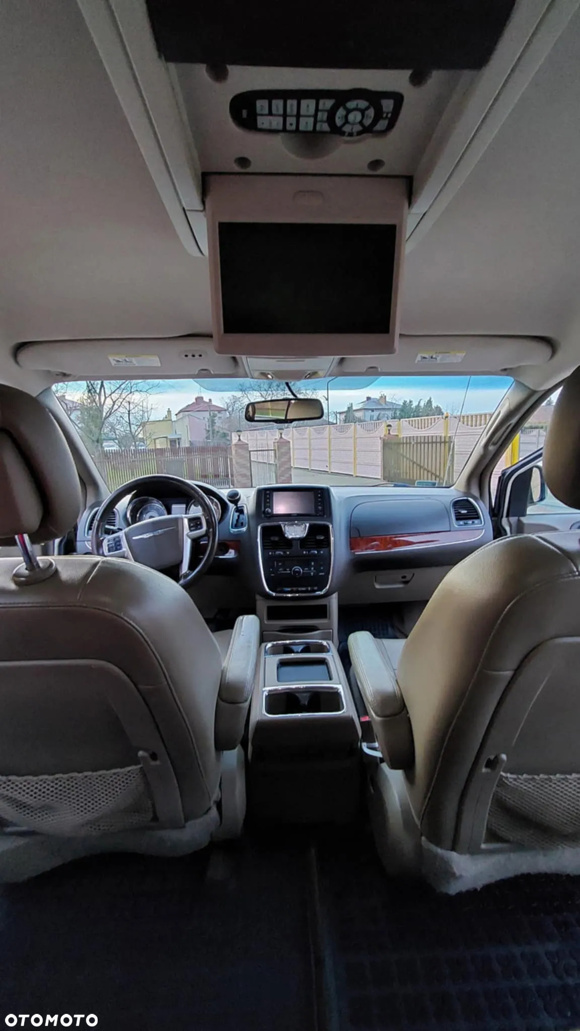 Chrysler Town & Country 3.6 Limited - 12