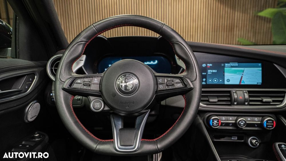 Alfa Romeo Giulia 2.0 Turbo 16V AT8-Q4 Competizione - 26