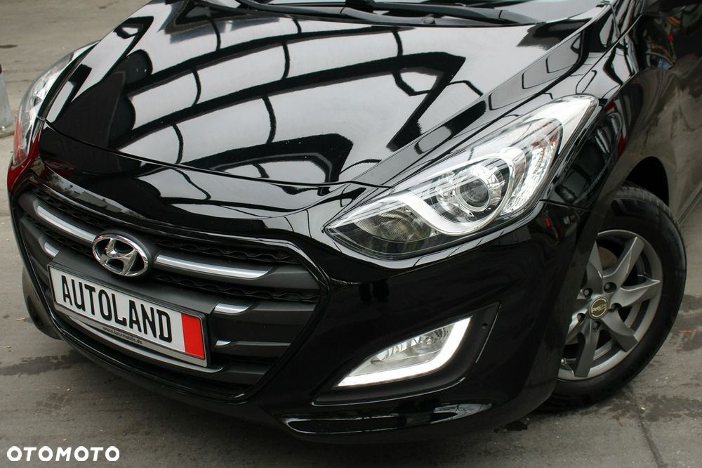 Hyundai i30 blue Kombi 1.4 Classic Navigation - 17