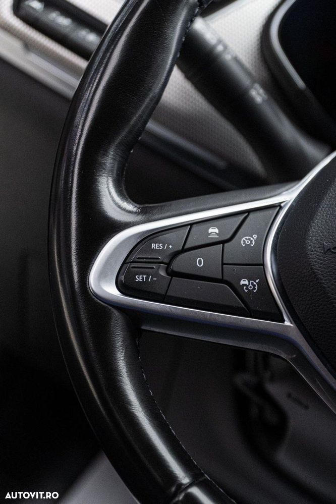 Renault Arkana E-TECH 145 Evolution - 18