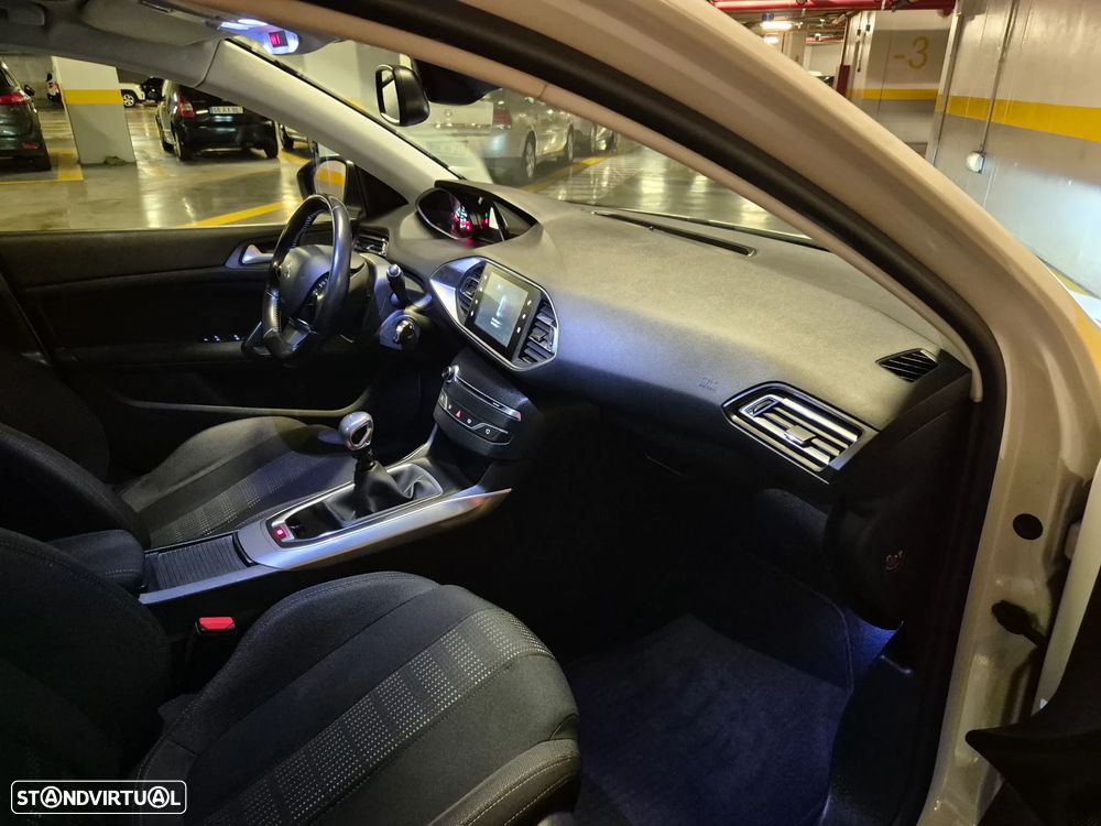 Peugeot 308 SW 1.6 BlueHDi Style - 36