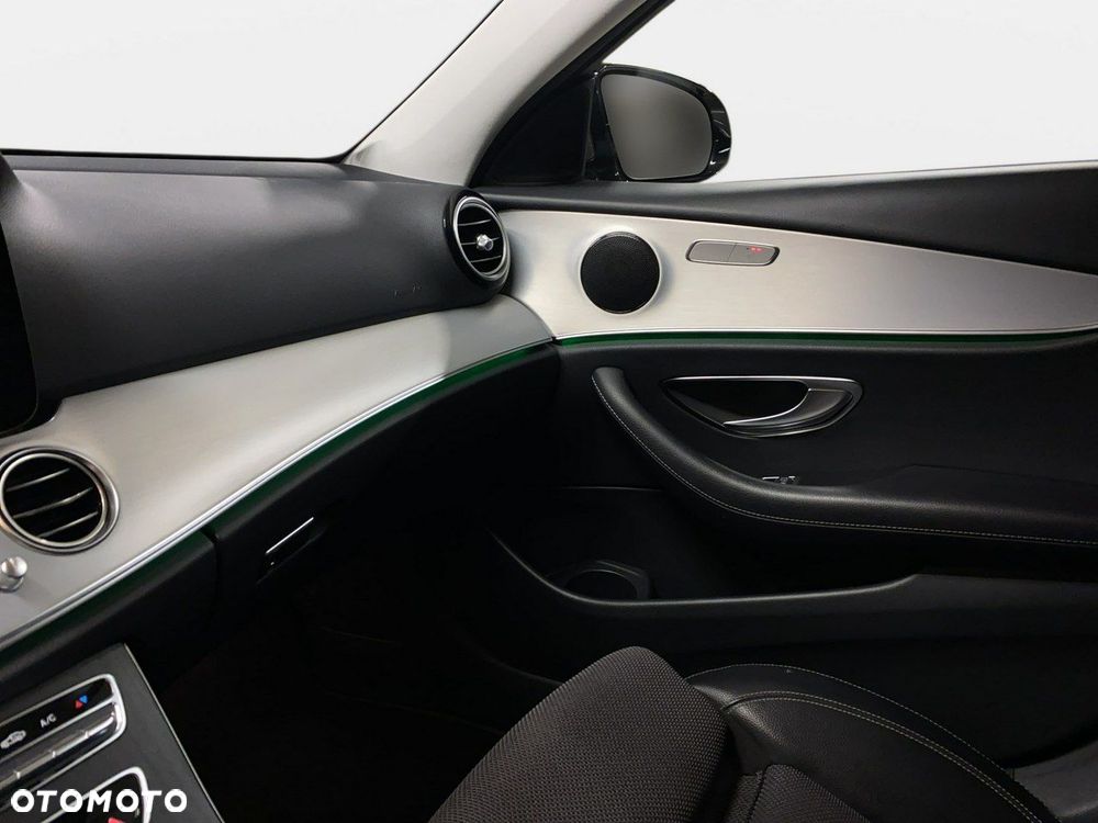 Mercedes-Benz Klasa E - 38