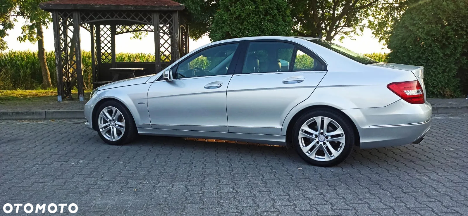 Mercedes-Benz Klasa C 180 T CDI DPF (BlueEFFICIENCY) Avantgarde - 4