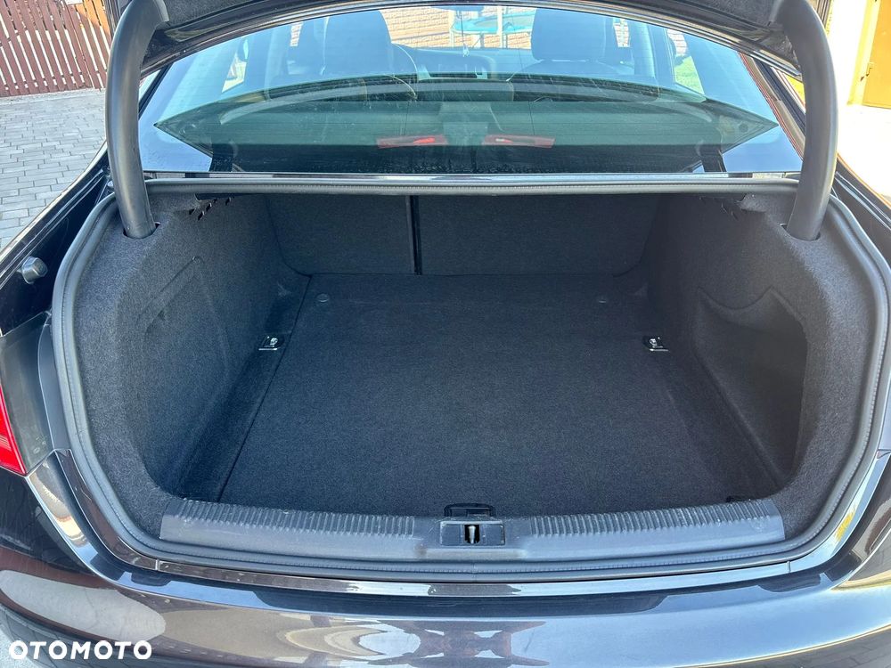 Audi A4 Limousine - 17