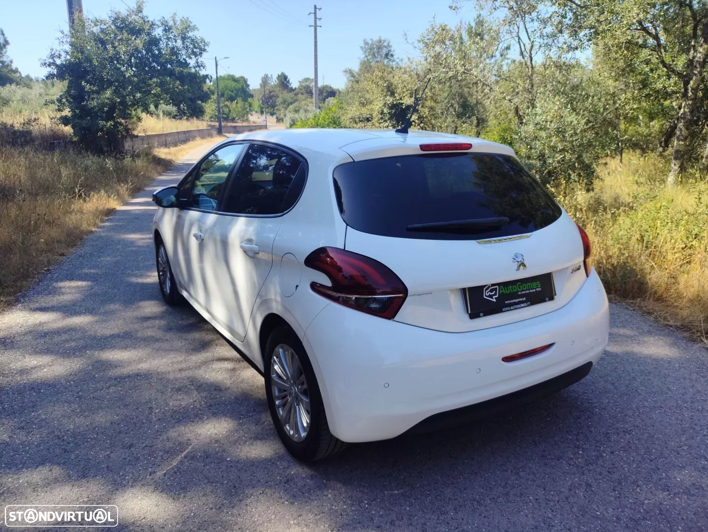 Peugeot 208 1.2 PureTech Signature - 8