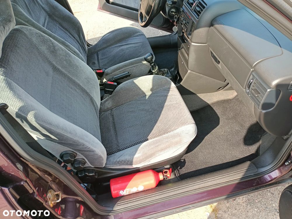 Opel Vectra 2.0 CDX - 22