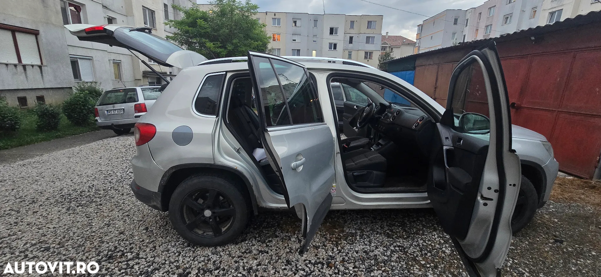Volkswagen Tiguan - 8