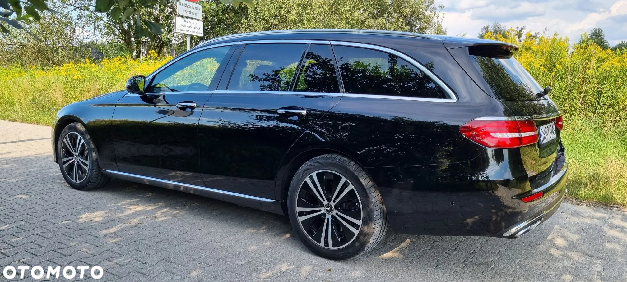 Mercedes-Benz Klasa E 400 d 4Matic T 9G-TRONIC Avantgarde - 4