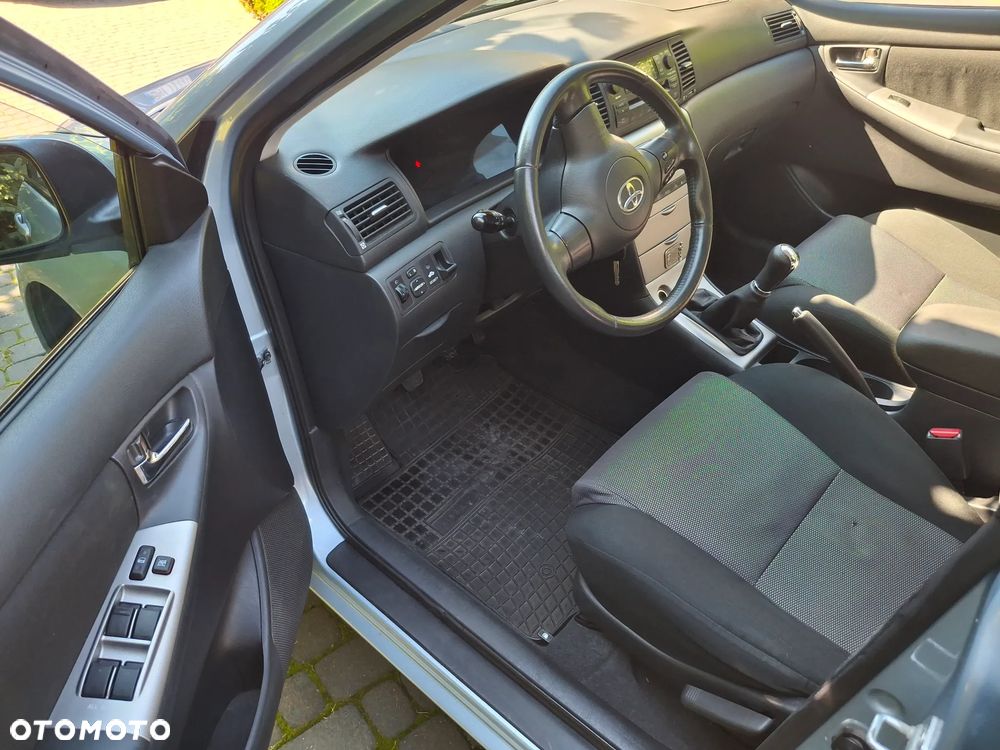 Toyota Corolla 1.4 D-4D Luna - 2