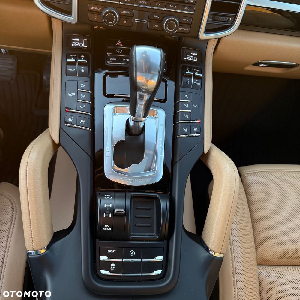 Porsche Cayenne - 12