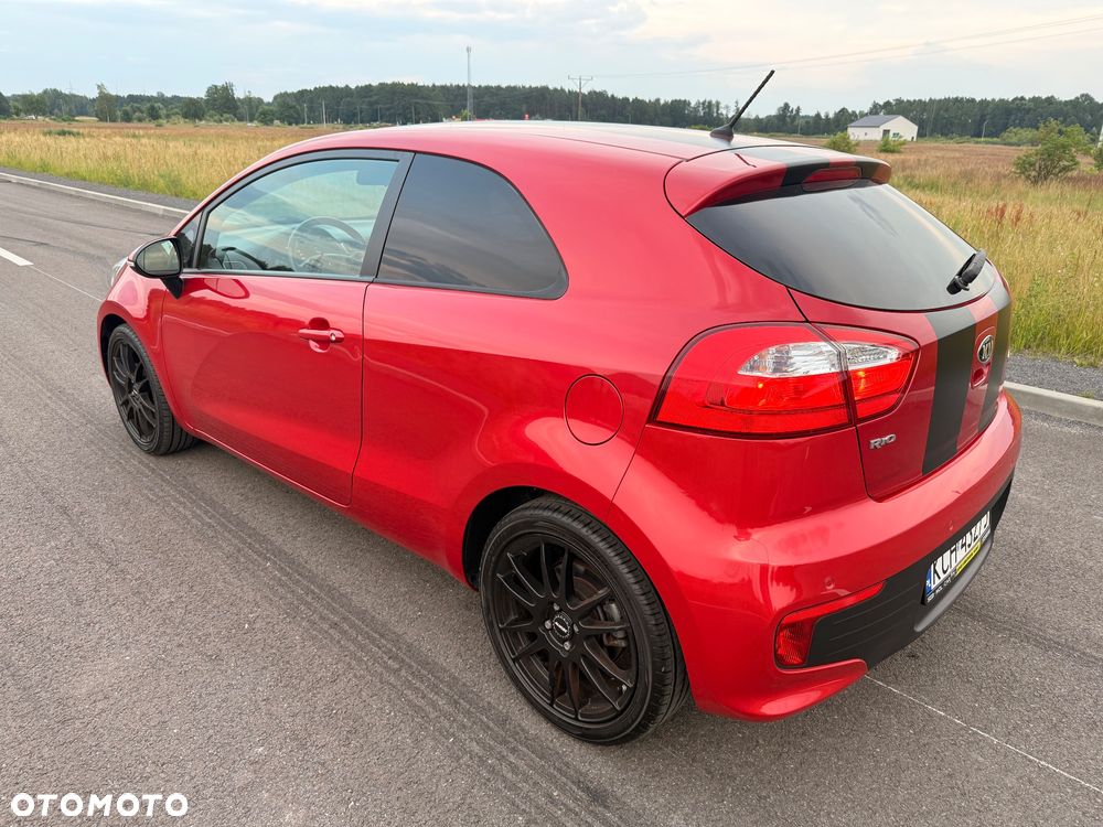 Kia Rio 1.2 L - 12