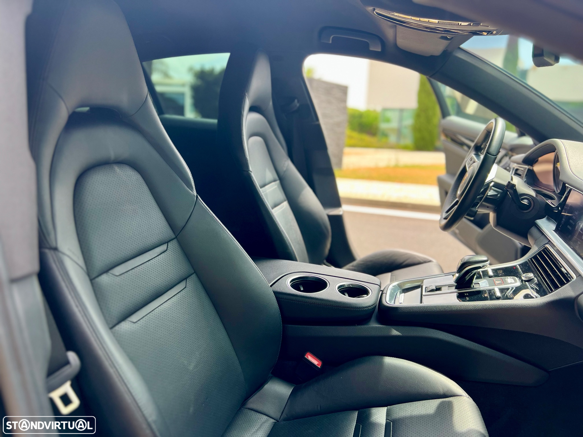 Porsche Panamera 4 E-Hybrid - 40