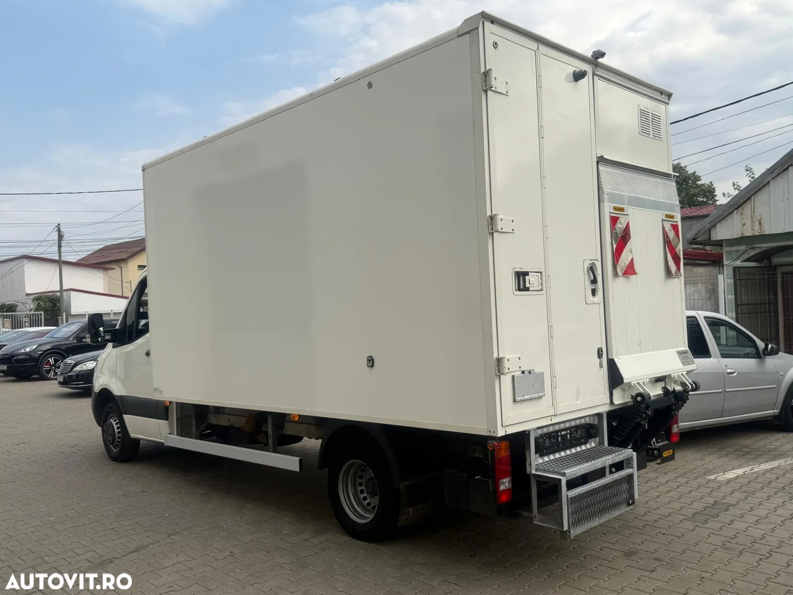 Mercedes-Benz Sprinter - 2