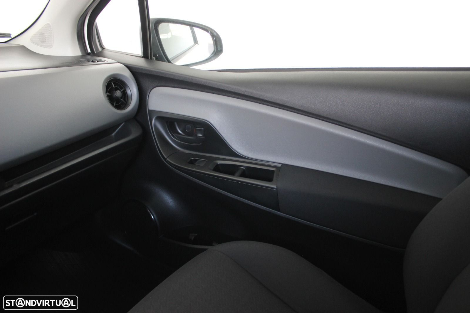 Toyota Yaris 1.4 D-4D ACtive - 26