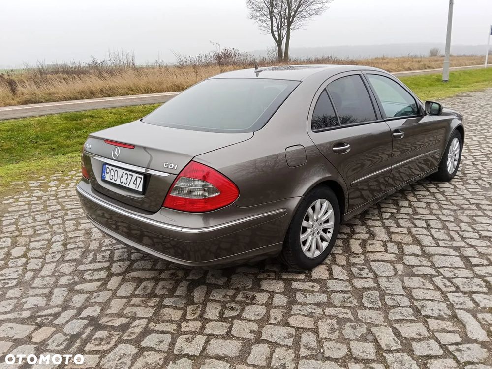 Mercedes-Benz Klasa E 200 CDI Elegance DPF - 3