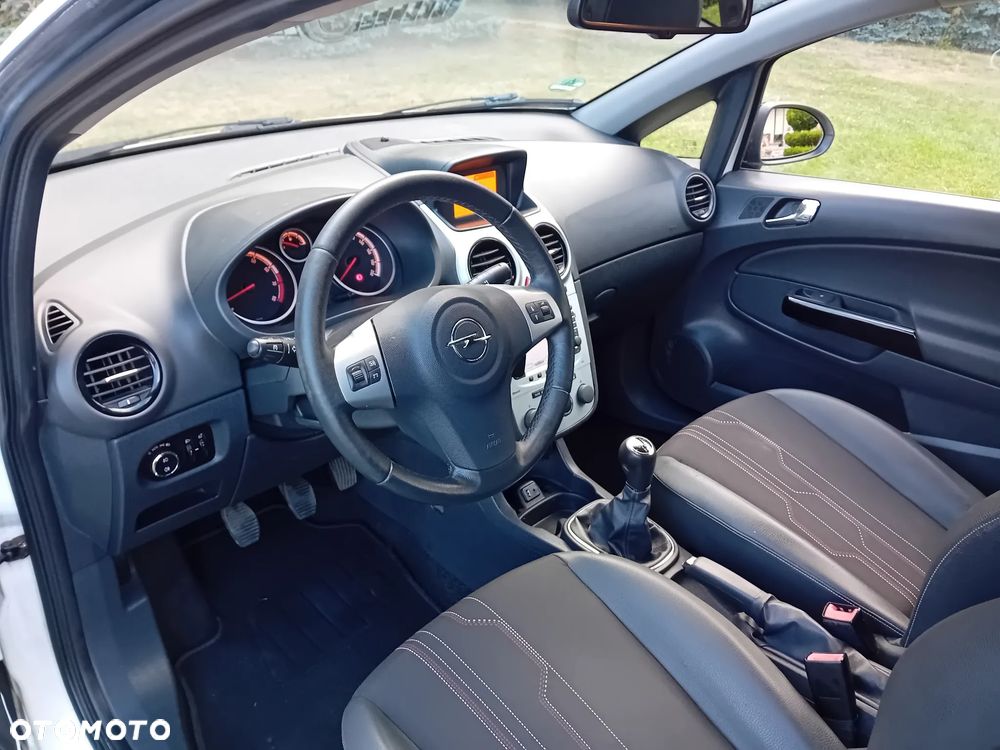 Opel Corsa 1.4 16V 150 Jahre - 7
