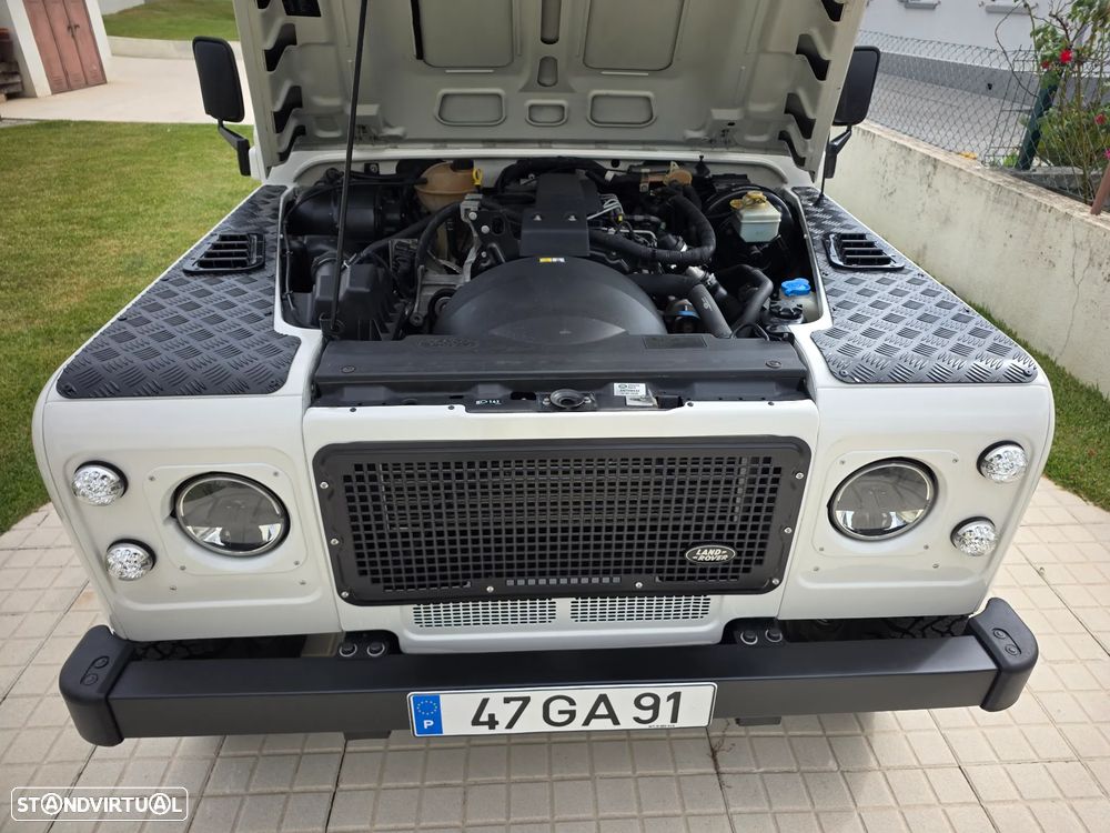 Land Rover Defender 90 2.4 CRD S - 59