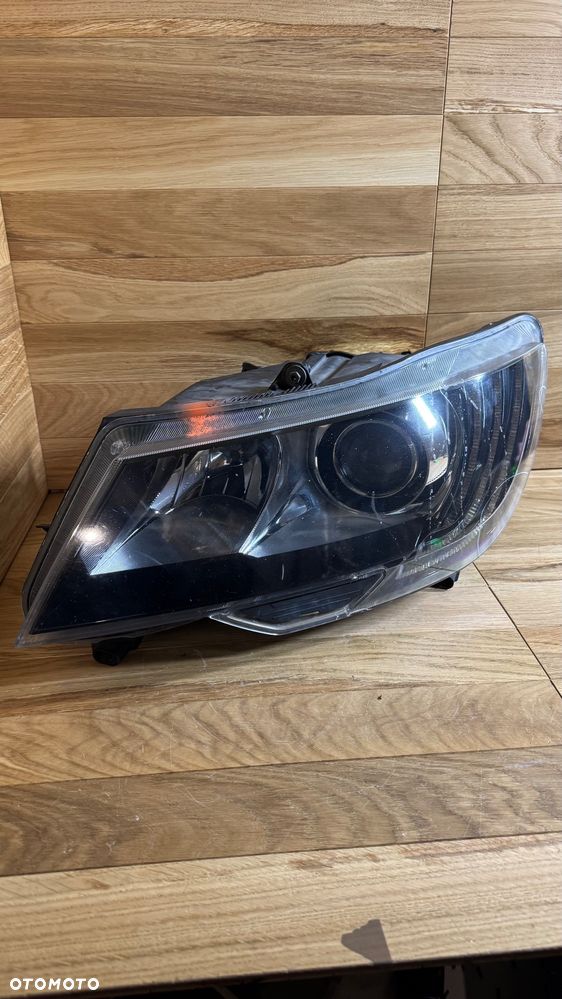 LAMPA LEWA SKODA SUPERB 3T1941015H