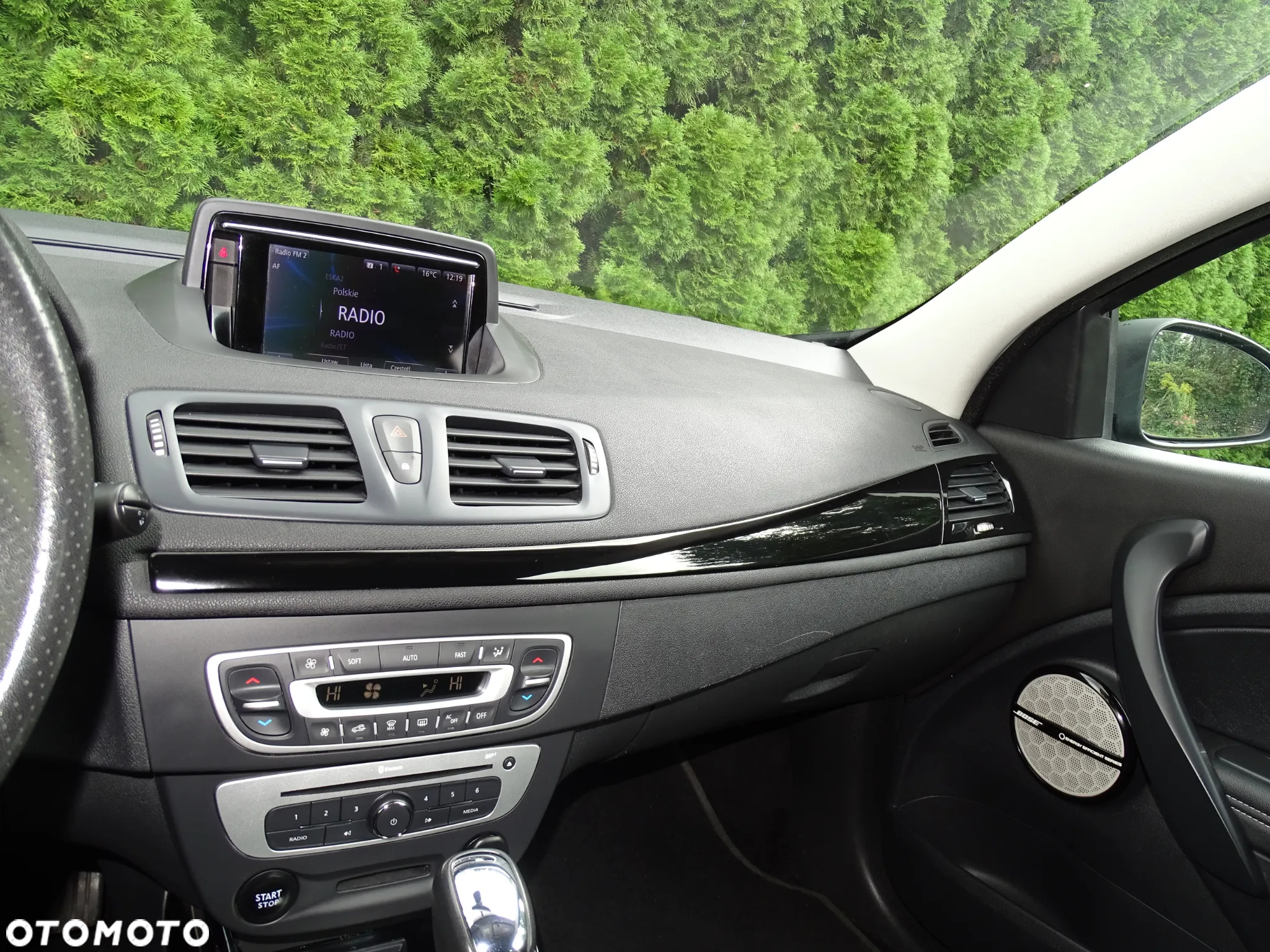 Renault Megane Coupe TCe 130 EDC Bose Edition - 16