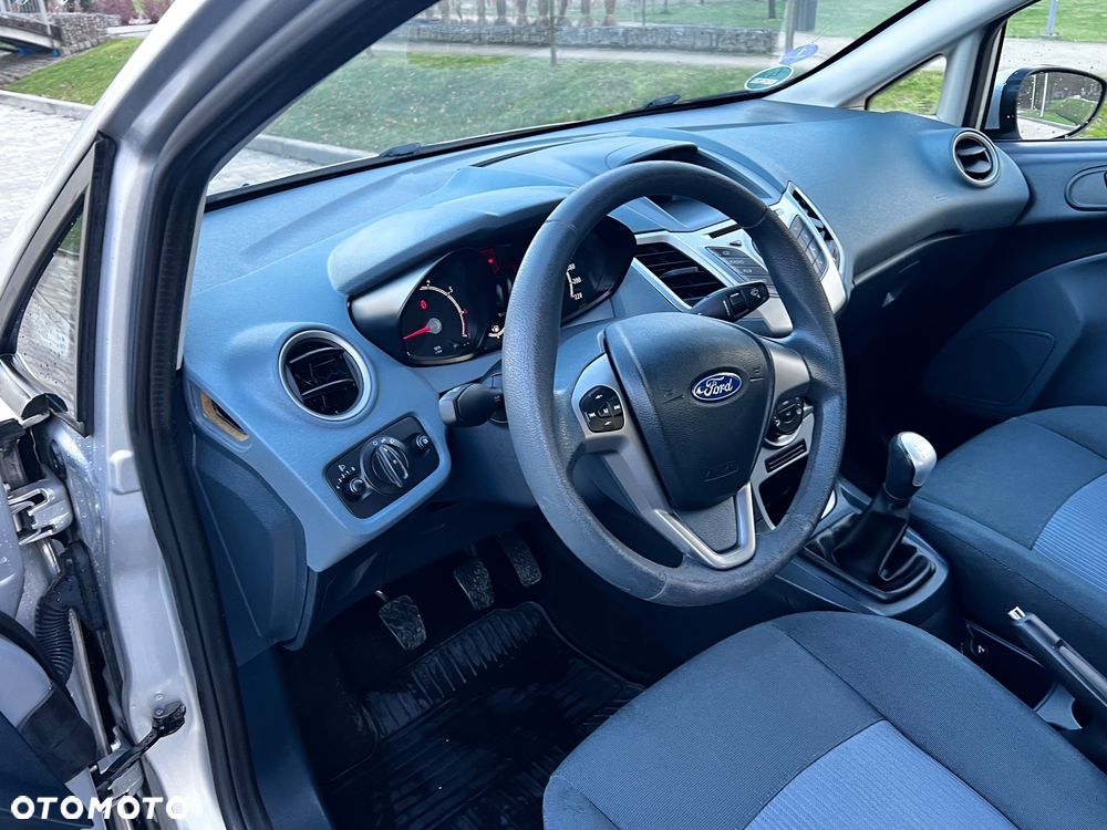 Ford Fiesta - 10