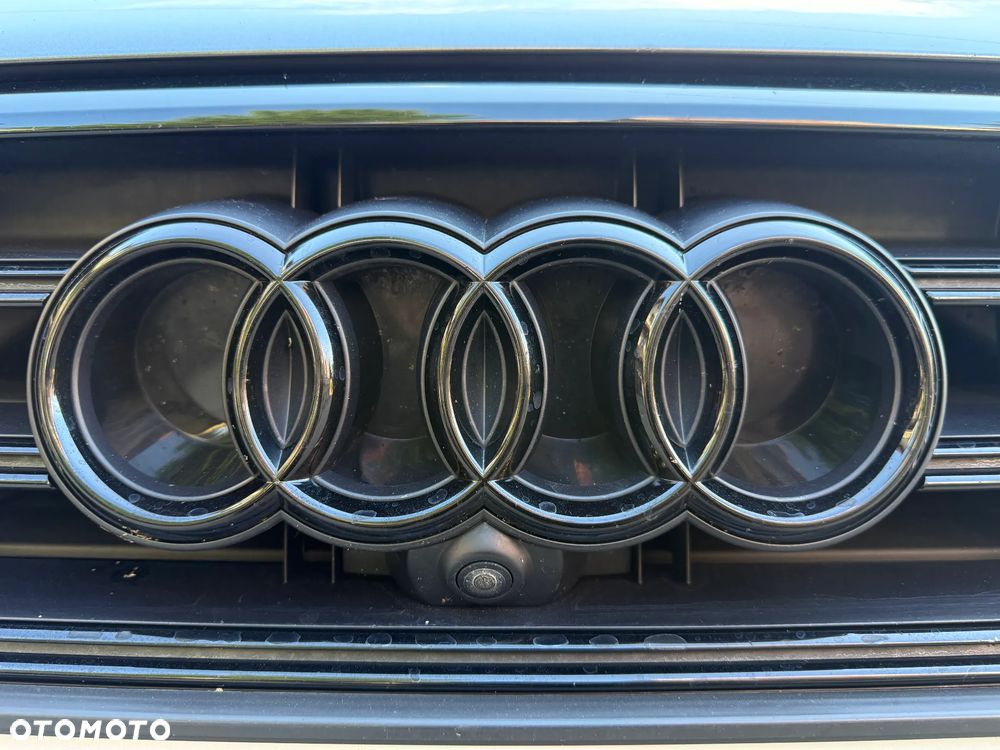 Audi S8 - 25