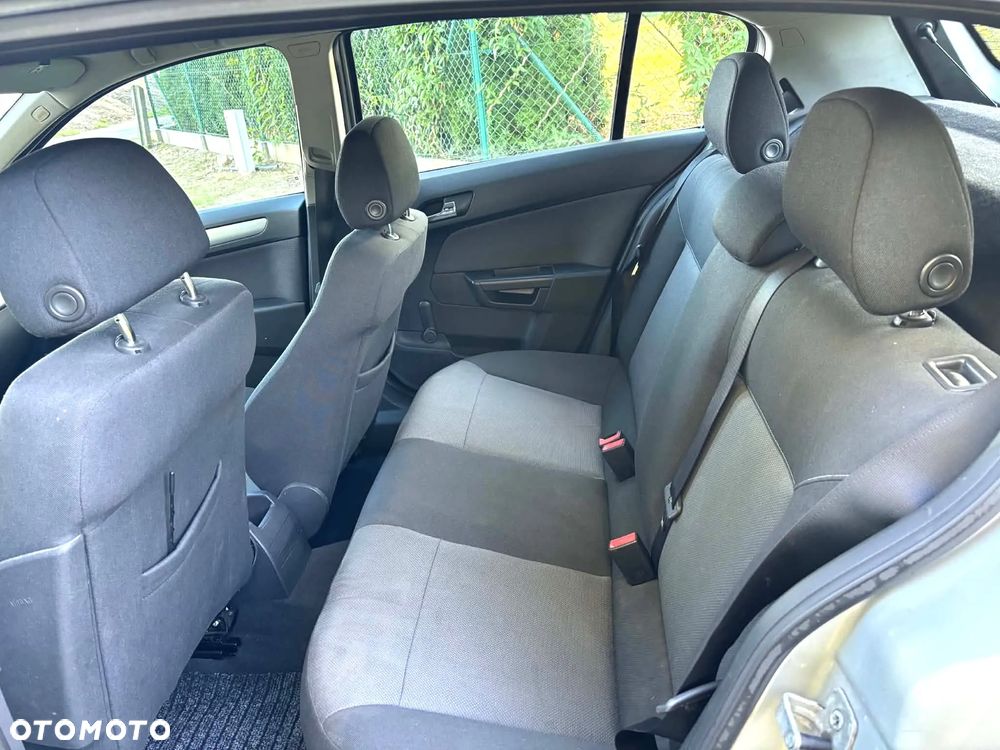 Opel Astra 1.6 Catch me now - 38