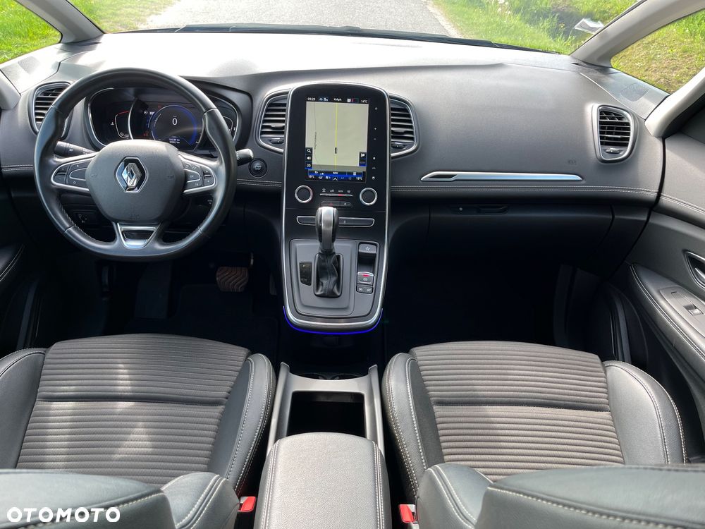Renault Grand Scenic - 16