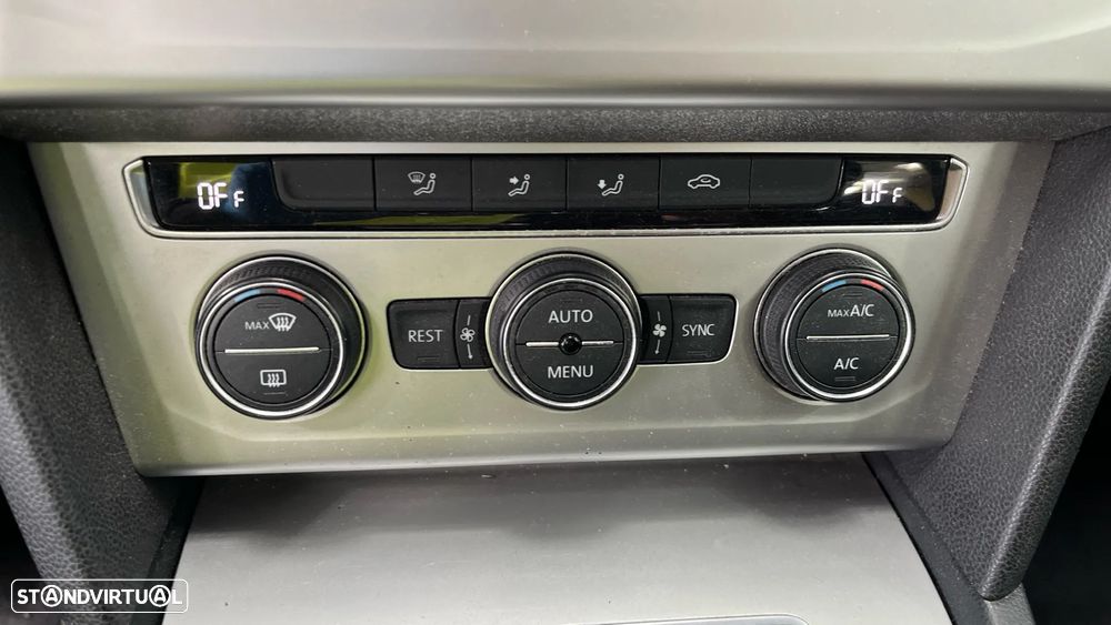 VW Passat Variant 2.0 TDI Confortline DSG - 14