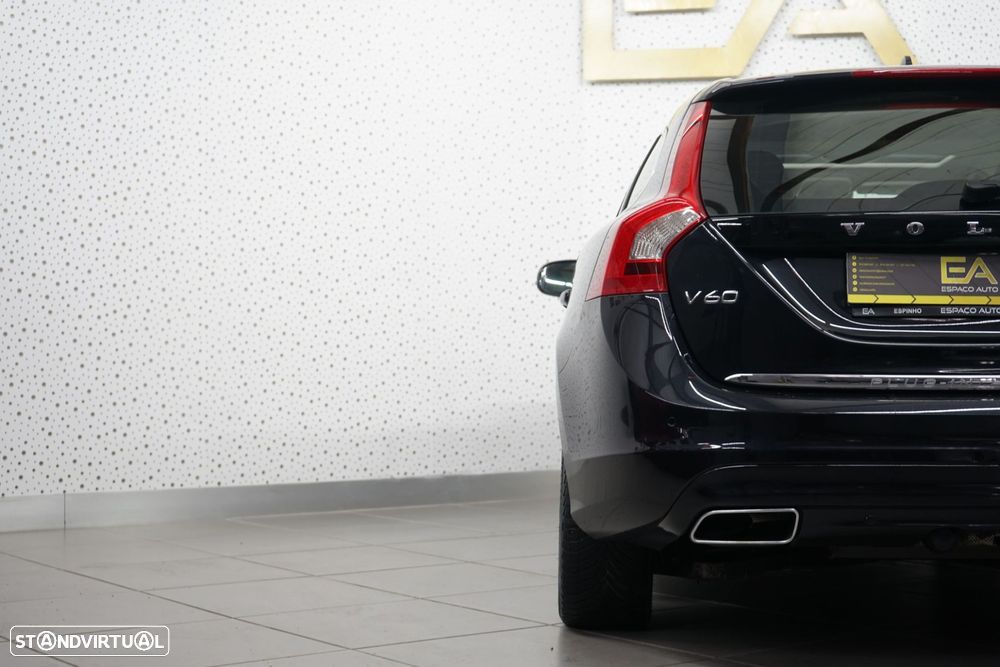 Volvo V60 2.4 D6 Summum AWD Phev - 41