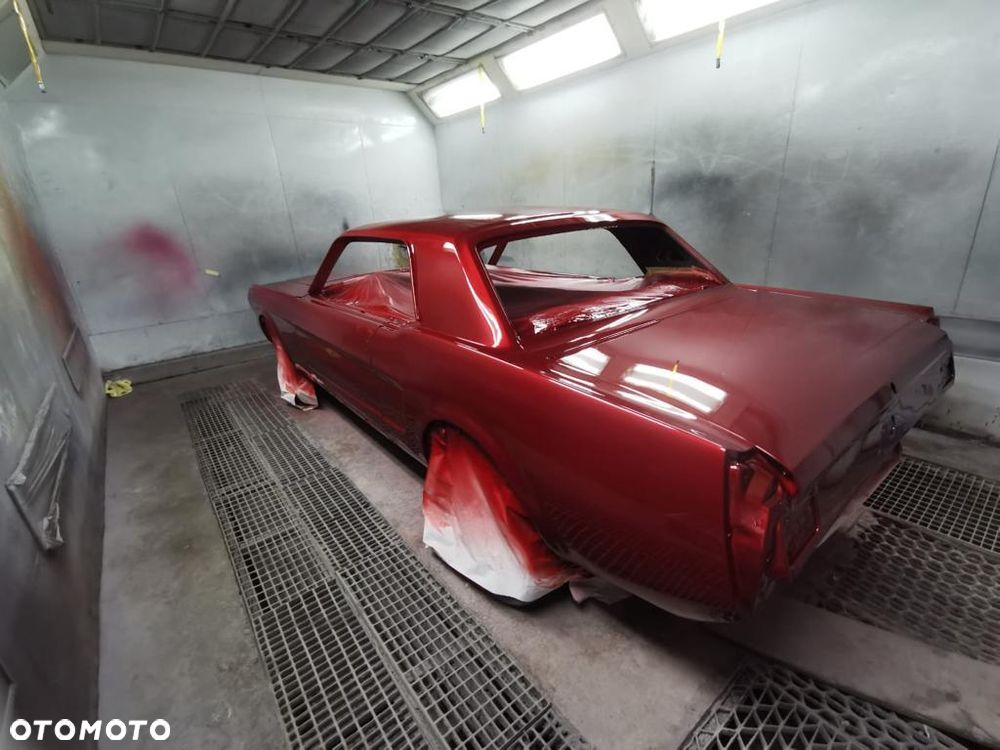 Ford Mustang - 32