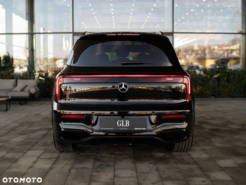 Mercedes-Benz GLB - 5