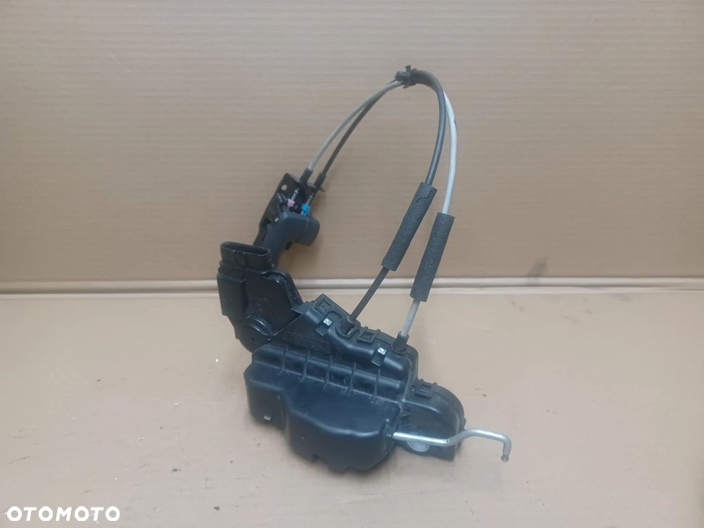 ZAMEK DRZWI LEWY PRZÓD HYUNDAI H1 6PIN - 1