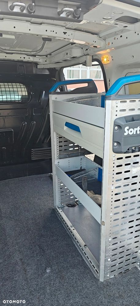 Ford Transit Connect - 17