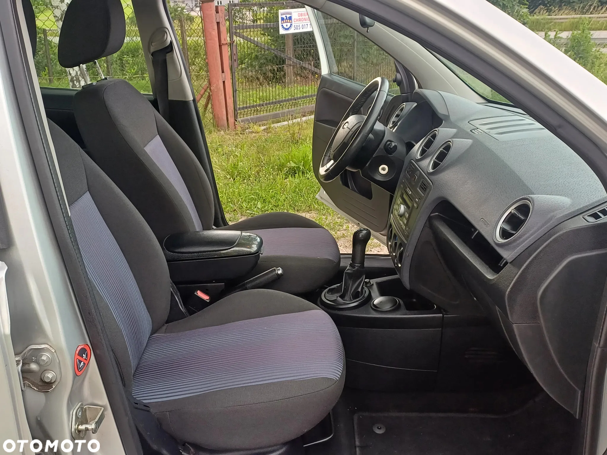 Ford Fusion 1.4 Ambiente - 17