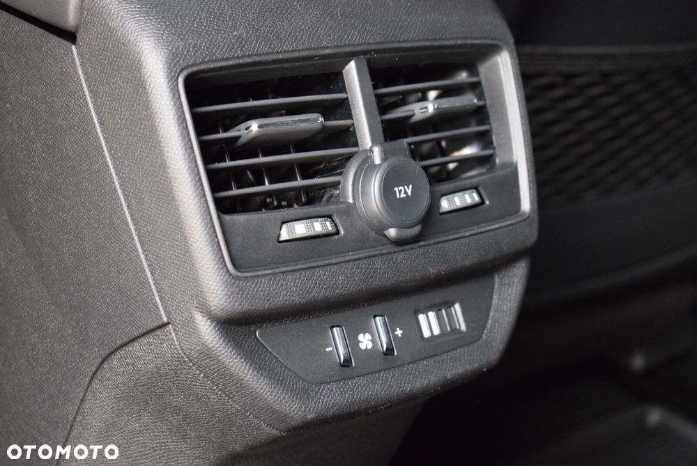Peugeot 5008 1.5 BlueHDi Allure S&S EAT8 - 31