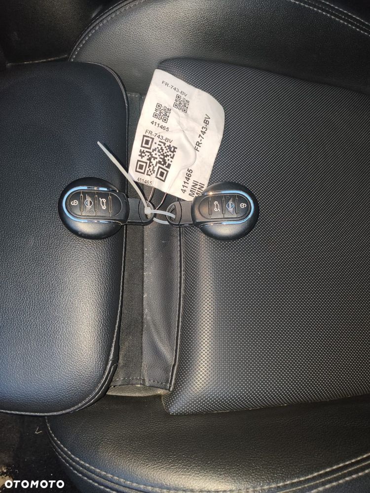 MINI ONE Essential Trim - 11