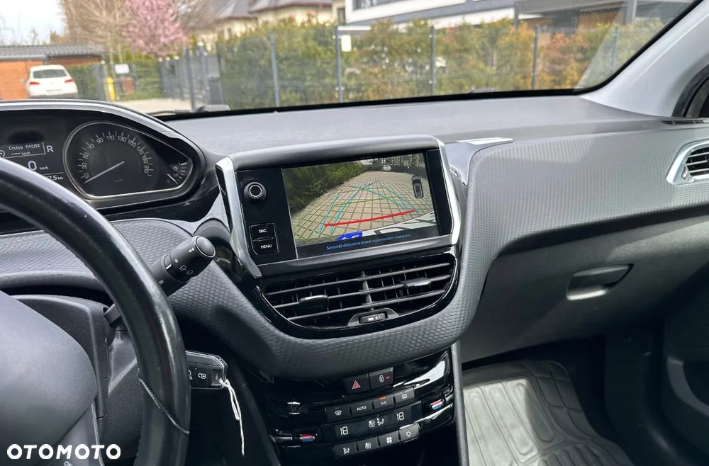 Peugeot 2008 PureTech 110 GPF Stop&Start EAT6 Allure - 17