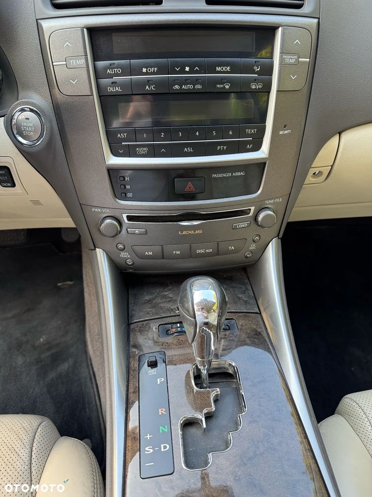 Lexus IS 250 Prestige - 16