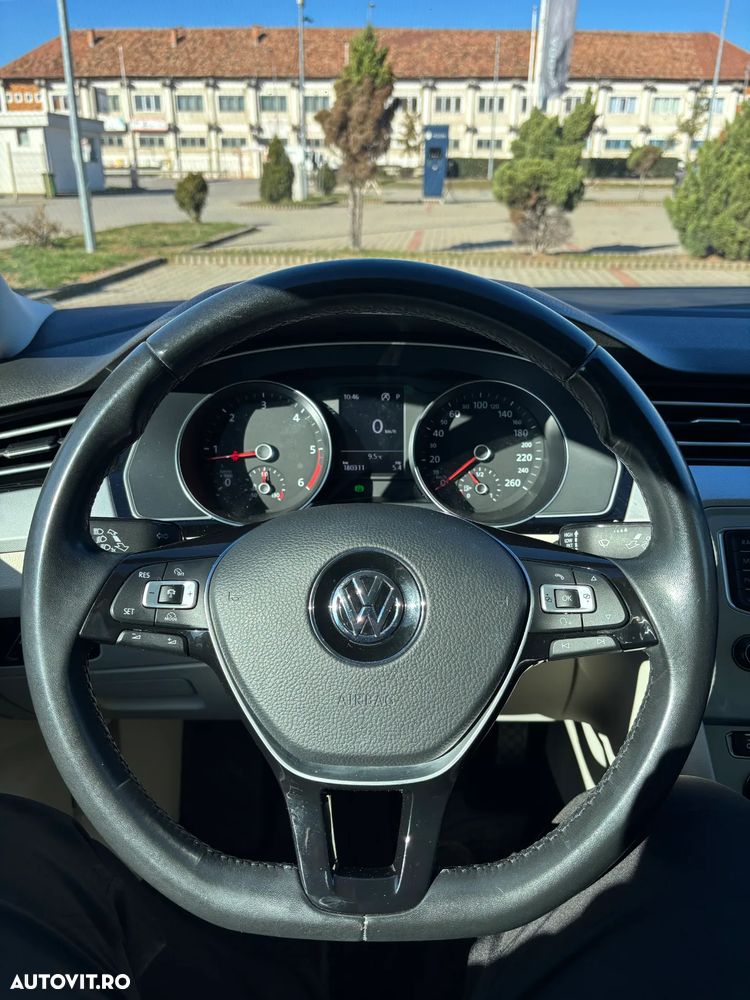 Volkswagen Passat - 22